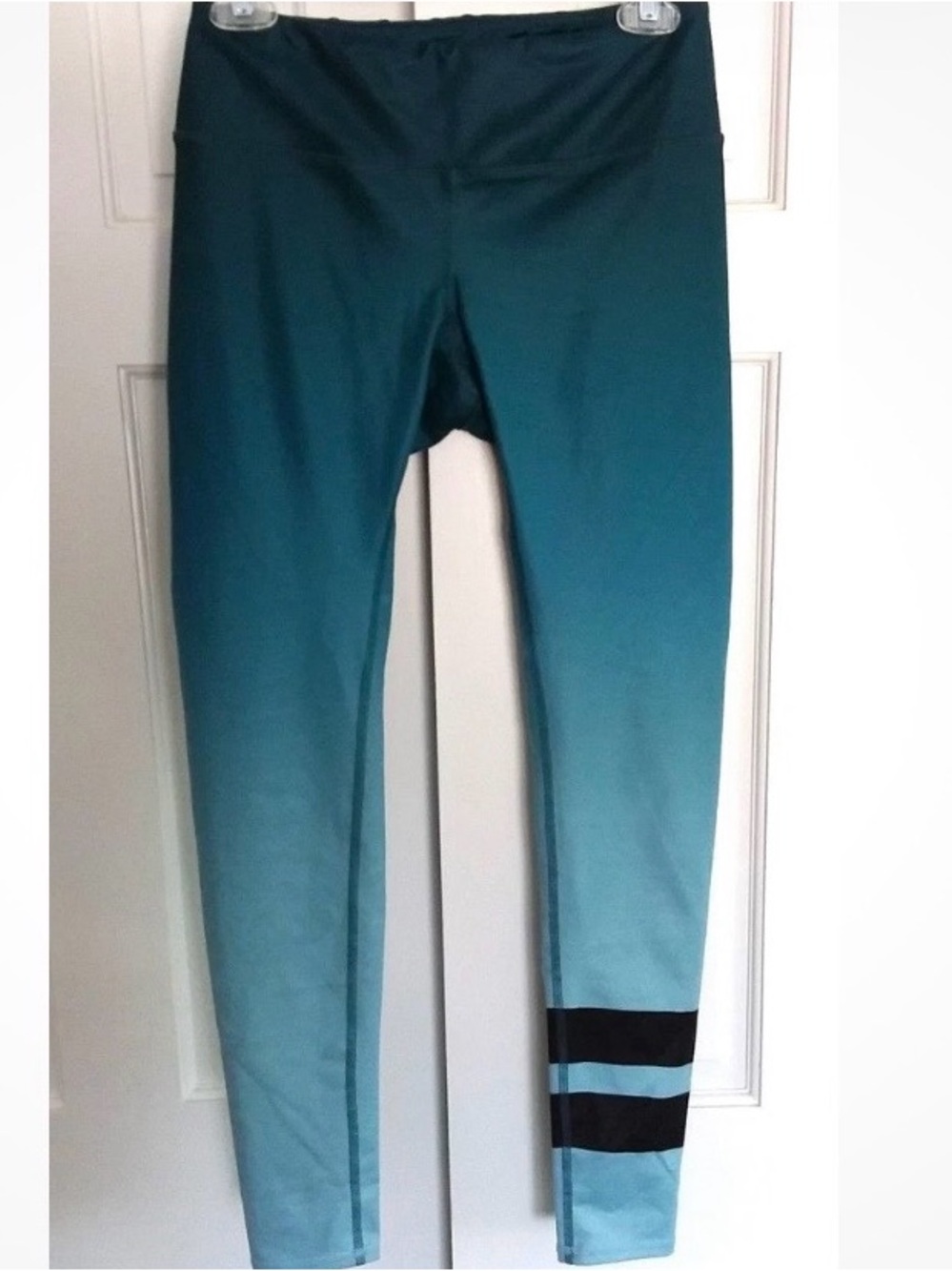 ALO Yoga Airbrush Teal Ombre Leggings with Black Stripes